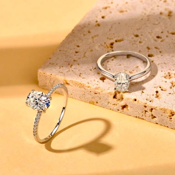 Solitaire Moissanite💍 1.5 Carats Halo Oval Cut Wedding Engagement Promis… - Picture 4 of 10